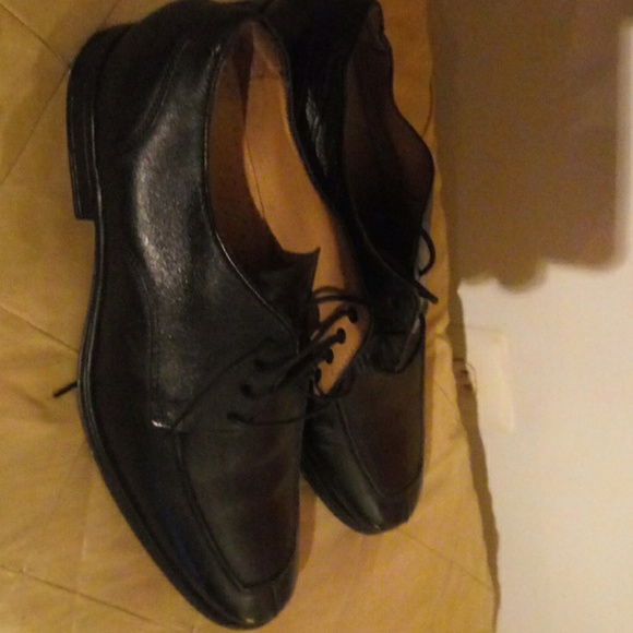 Shoes - Picture 2 of 5